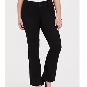 NWT TORRID 20 SHORT STUDIO PONTE STRETCH TROUSER